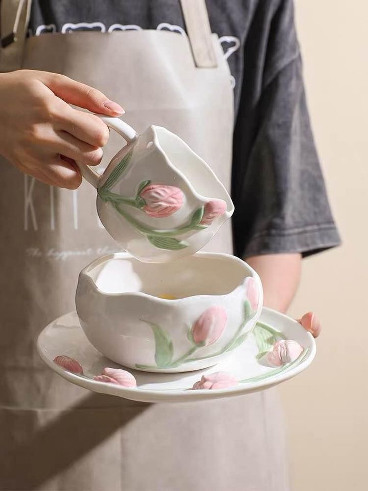 Elegant 3D Tulip Dining Set: Graceful and Functional